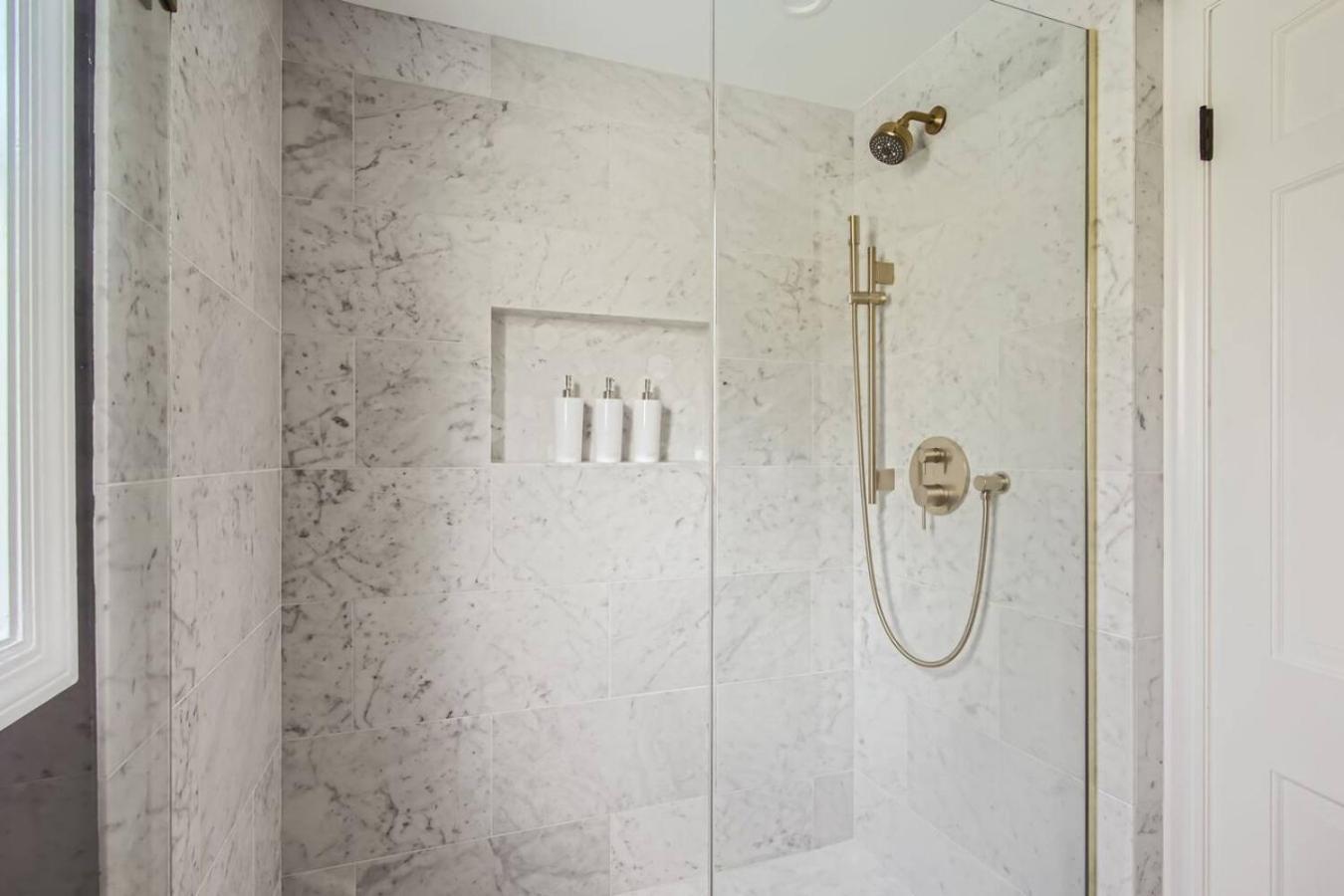 Spacious, Luxury Renovated Home With 4 Kings, Firepit Glen Ellyn Exterior foto